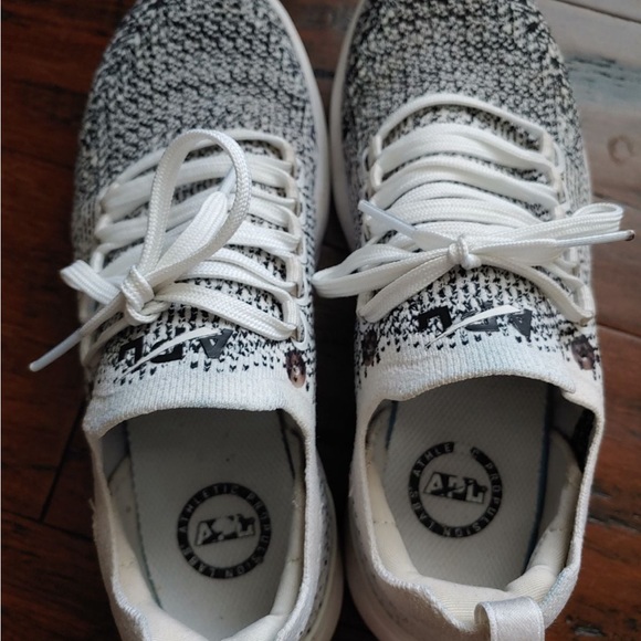 APL Techloom Sneakers - white (size 6) - Picture 5 of 7